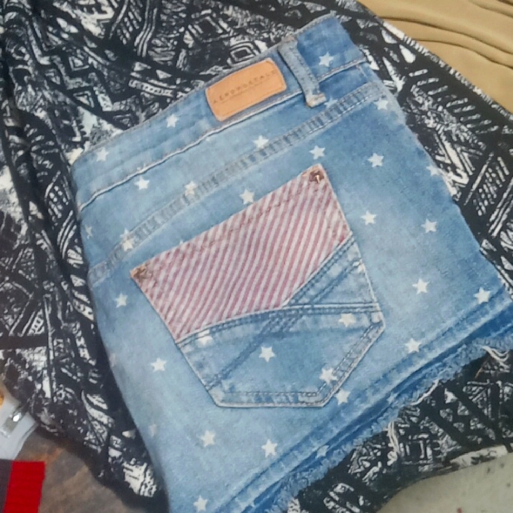 Aeropostal shorty jeans, size 6 america stars and strips